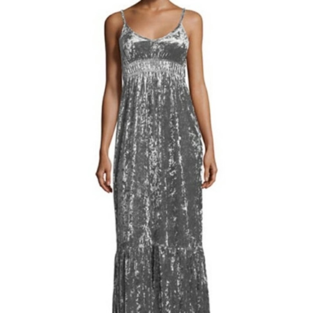 New with tags grey velour Romeo & Juliet dress size medium
